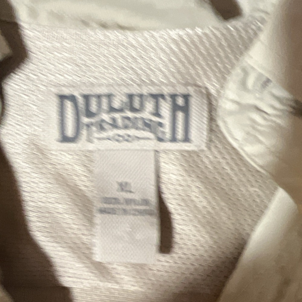 Duluth Trading Co Men's XL Short Sleeve Button-Up Fishing Shirt Beige Pockets‎ - Picture 2 of 5
